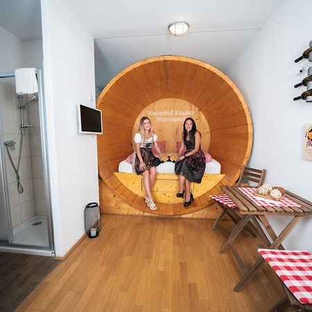 Winzerhof Kuessler - Weinviertel Hotel Stillfried Bagian luar foto