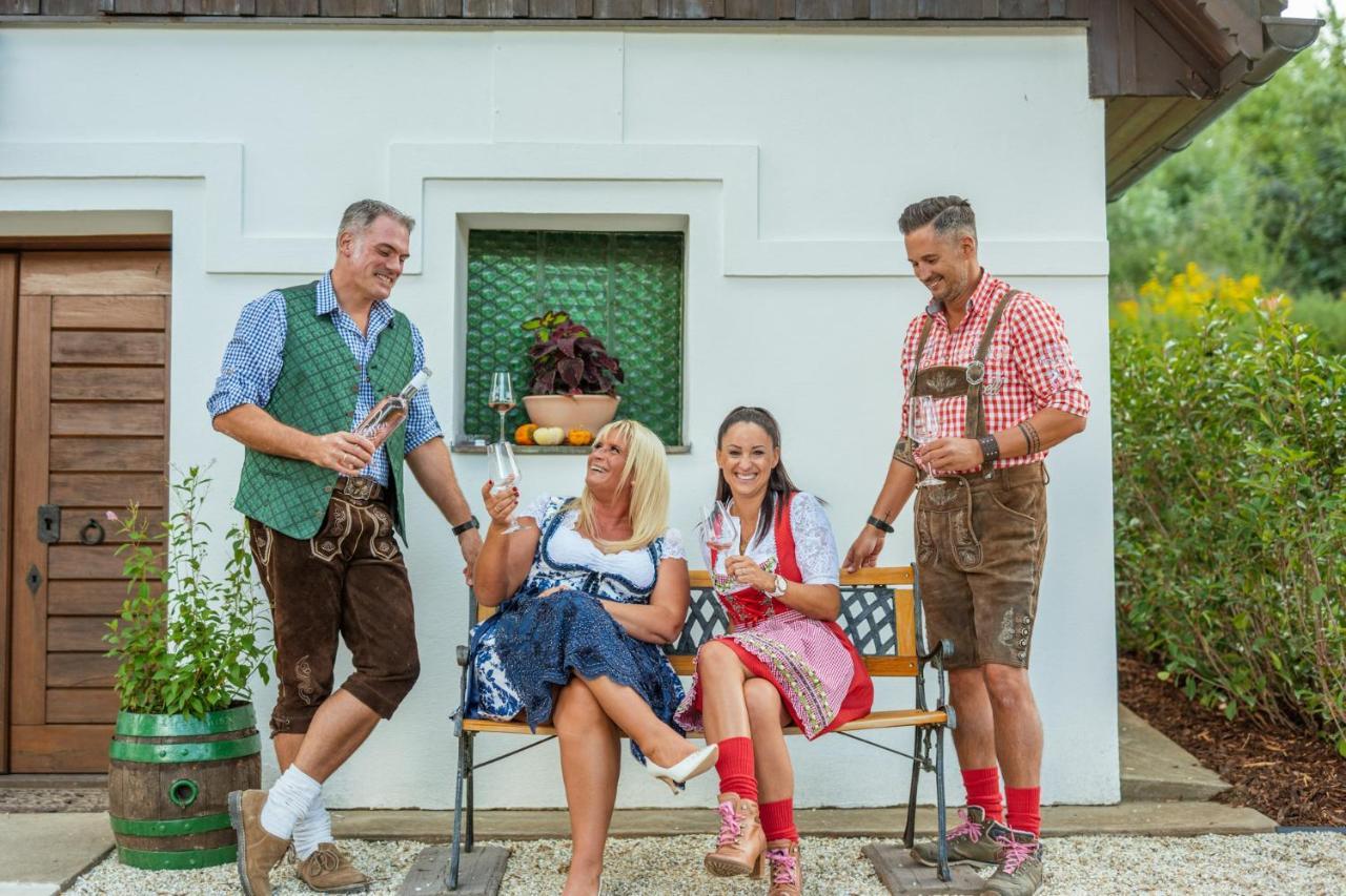 Winzerhof Kuessler - Weinviertel Hotel Stillfried Bagian luar foto