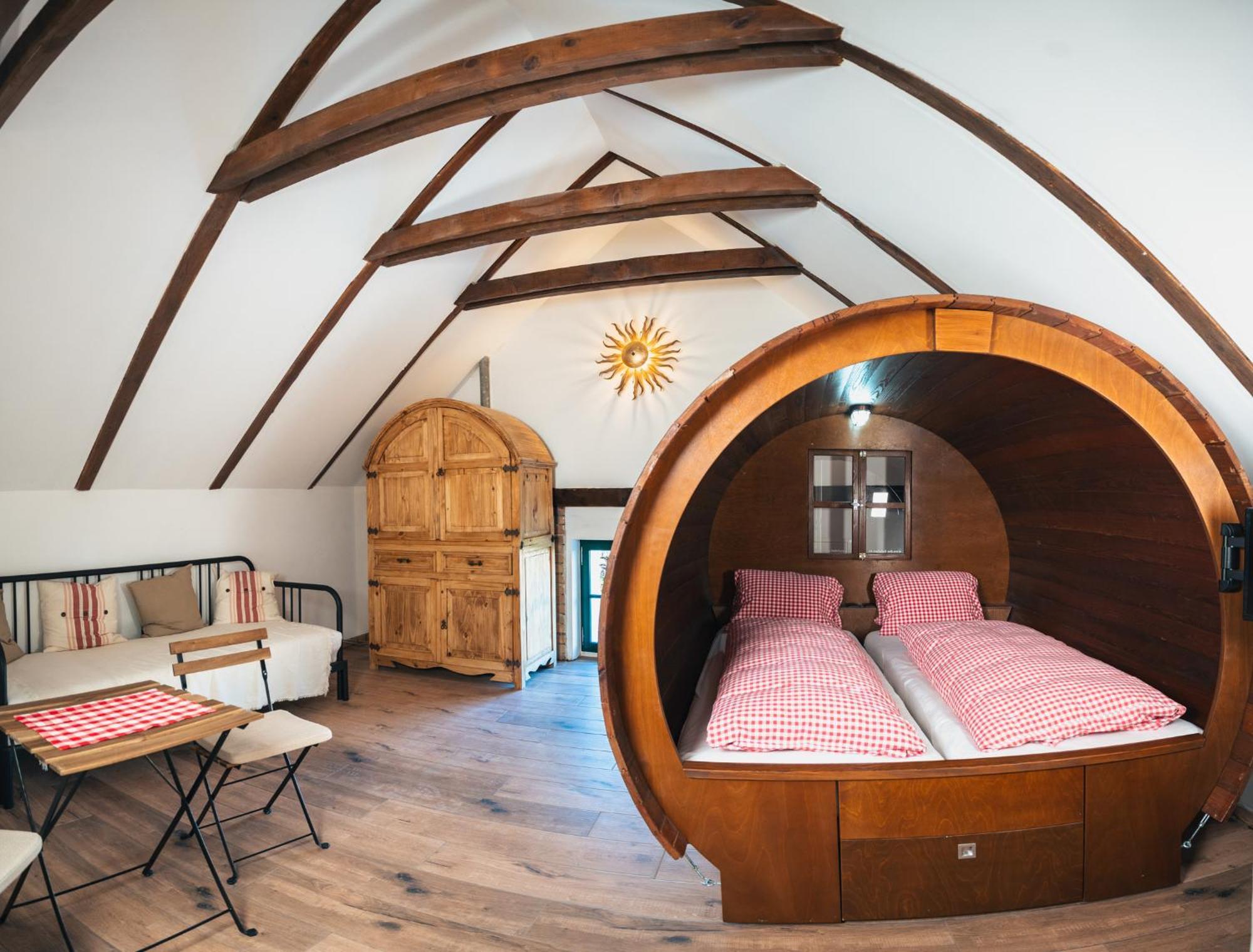 Winzerhof Kuessler - Weinviertel Hotel Stillfried Bagian luar foto