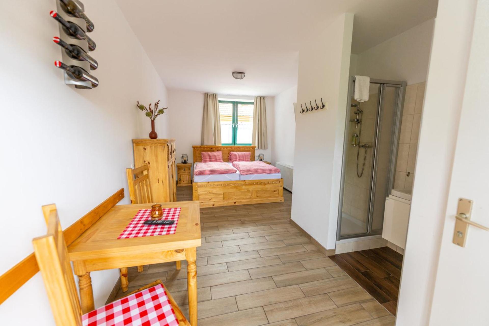 Winzerhof Kuessler - Weinviertel Hotel Stillfried Bagian luar foto